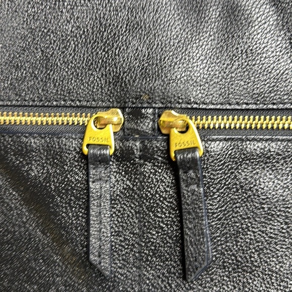 FOSSIL Leather black crossbody messenger saddle 13x9 two zip front bag - Picture 4 of 8